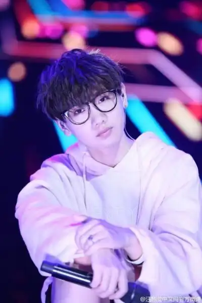 帅气写真图片1010汪苏泷到底服不服汪苏泷上《吐槽大会》信息量太大