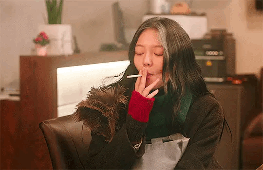 女明星抽烟动图feellike