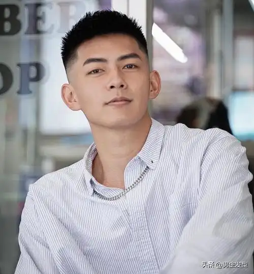 推荐这3种发型,清爽更有型(男生圆脸配什么发型好看) - 冷求网