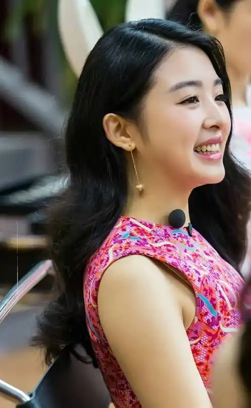 30岁张含韵现状惹人怜,人没到剧组就被拒_超级女生_网友_名气