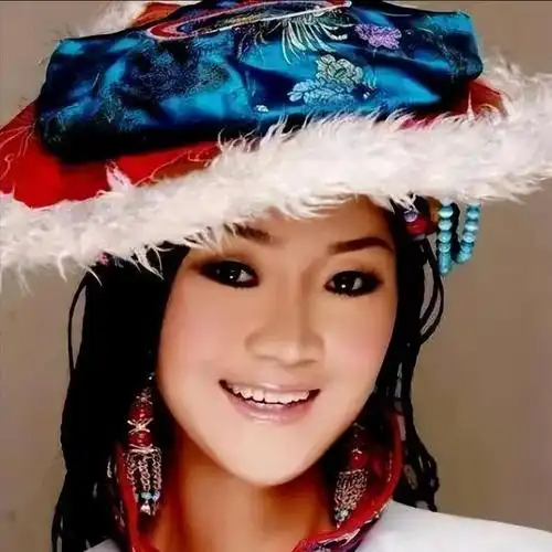 歌手降央卓玛因丈夫高颜值疯狂倒追婚后生3胎如今怎么样了