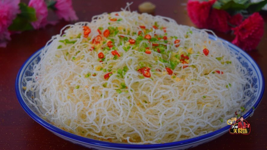 粉丝别只会煮着吃了教你新吃法不煮不炒不唰火锅非常好吃