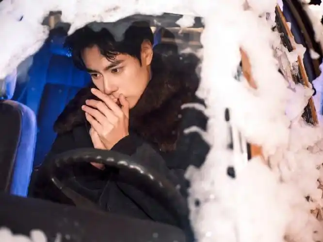 池##超话新年许愿季##胡一天#不是没看过灿烂星光,但好像遇到你那一刻