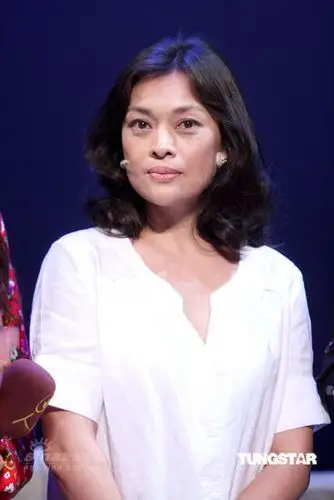 图文陪我看电视彩排史可五官大气