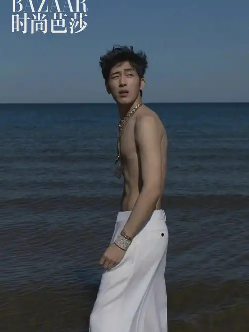 井柏然腹肌大片