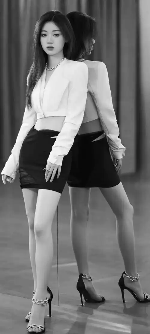 单依纯漂亮高跟大长腿图集