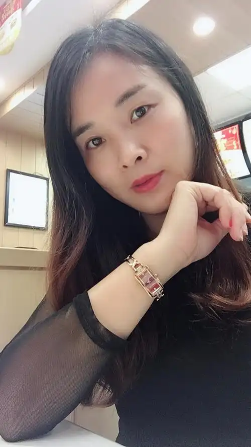 又看到妈妈在自拍