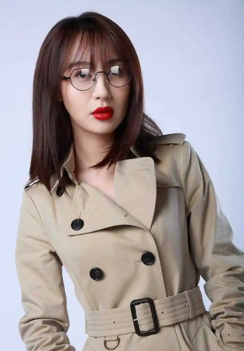 李菲儿高清棚拍,长腿亮眼[发怒]