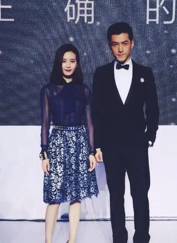 胡歌携妻子现身《繁花》:胡歌那么多"前女友",为何偏偏娶她?
