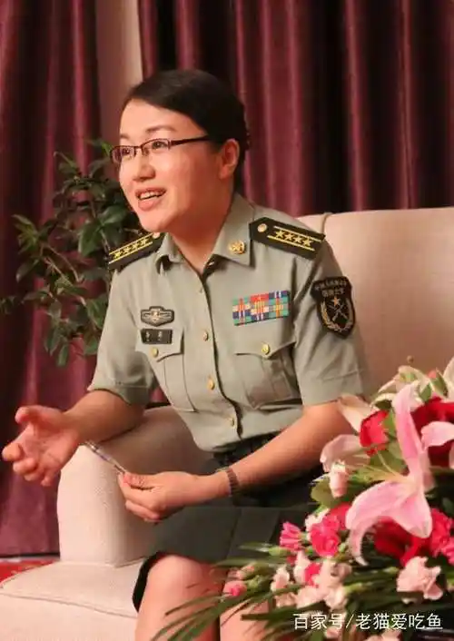 李莉每次被问到自己为什么要做一个教官的时候,她总是说,"我非常希望