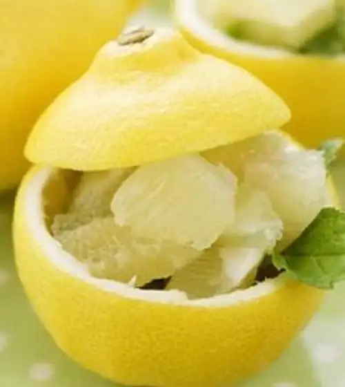 功效作用开胃健脾:柚子是口味酸甜的水果,可以开胃健脾,促进消化液