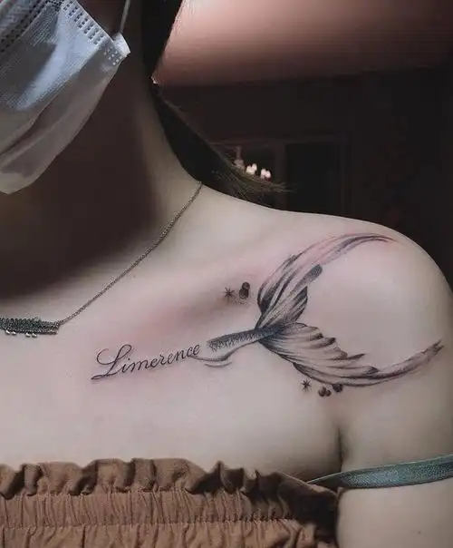 鱼尾纹身纹身图片_胸部小清新纹身图案