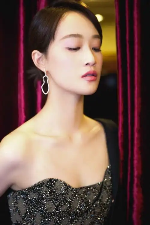 乘风破浪的姐姐,全能艺人的蓝盈莹实力真的很强吗?