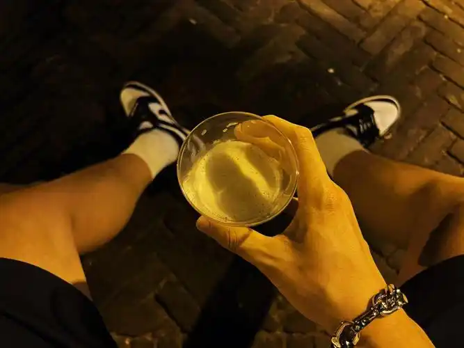 介绍一个小哥哥  #每日穿搭  #喝酒日常  #路边