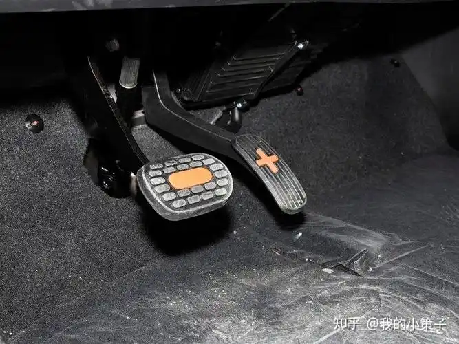 万元新能源汽车练手代步神器宝骏e100藏不住的秘密