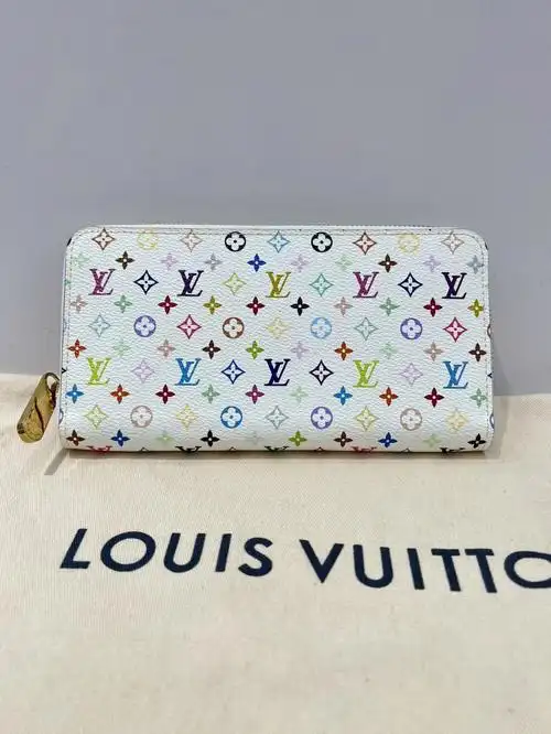 lv白三彩钱包全新闲置3xxx