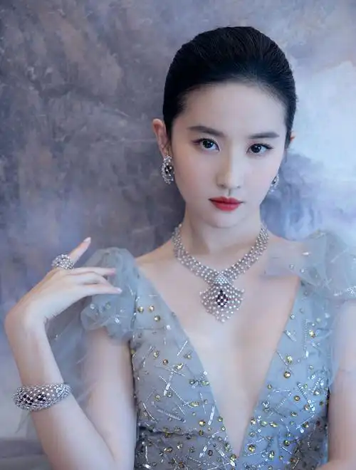 刘亦菲个人资料介绍(虽是美籍,但她的心却在中国) 第35张