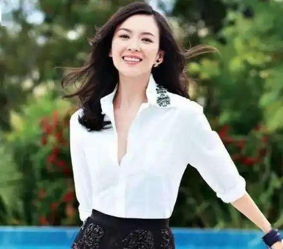 章子怡,人的皮肤从20几岁就开始老化,对皮肤的保养应该在这个年龄开始