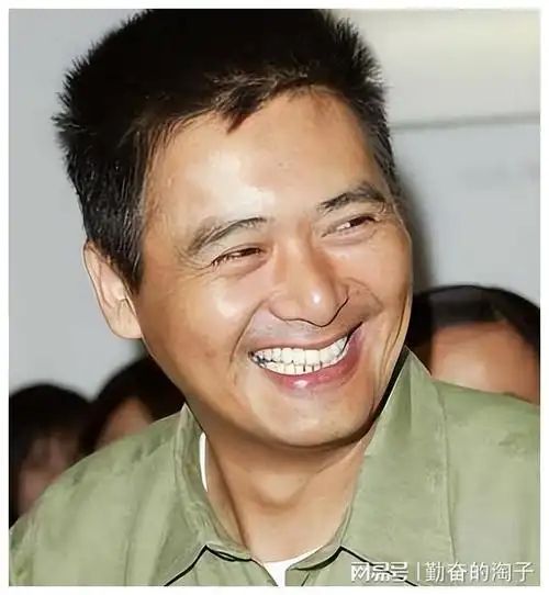 "香港之子"周润发跌下神坛,老年不保,完美人设居然都是假装?