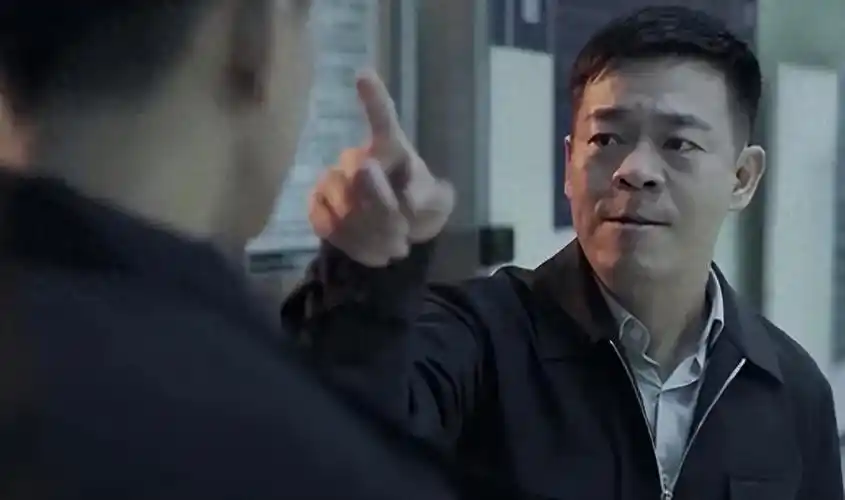 张嘉译也在,当初张嘉译还没有走红之前,是孙浩在他最困难的时候救济他