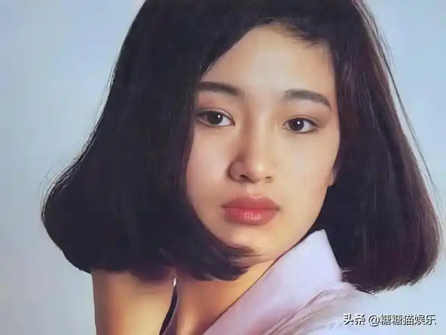 巩俐年轻时明艳动人,就这样的颜值还有人说不美_网易订阅