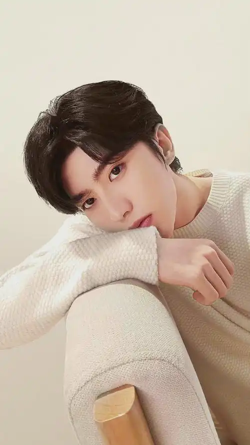 蔡徐坤祖玛珑品牌代言人##蔡徐坤同款vivo s12