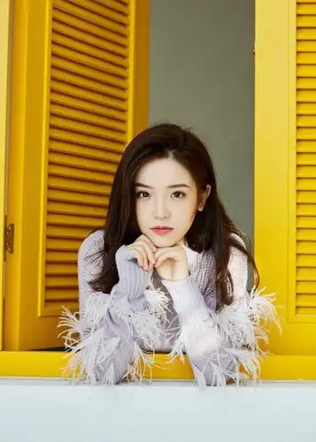 继《望》《陌生的朋友》之后,天娱传媒旗下新晋演员,唱作女歌手金雯昕