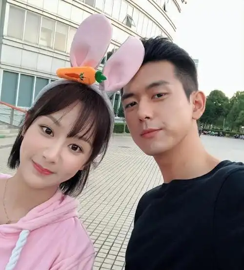 甜蜜祝福:杨紫31岁,李现宠爱连绵!