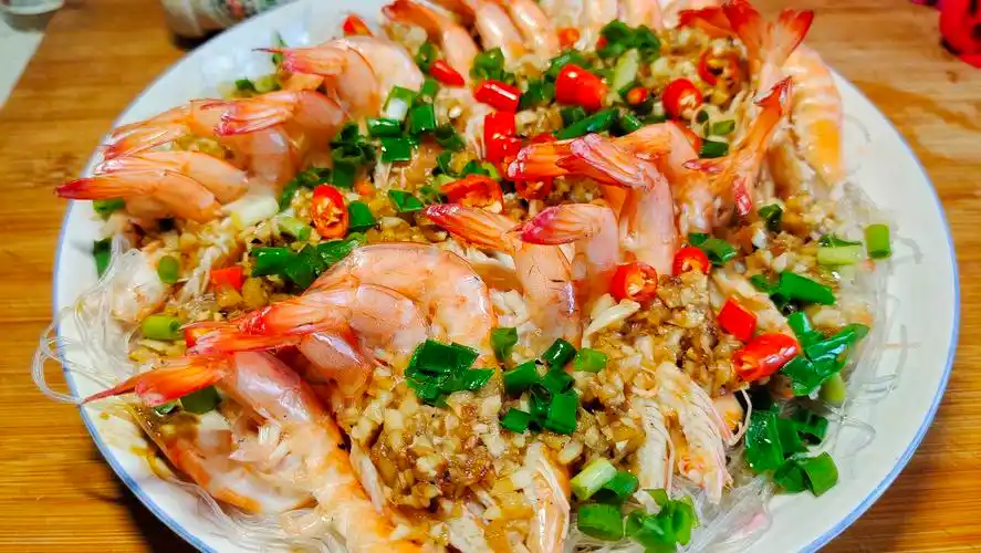蒜蓉粉丝蒸虾做法,5分钟就能出锅,香味浓郁肉质鲜嫩,营养美味 - 知乎