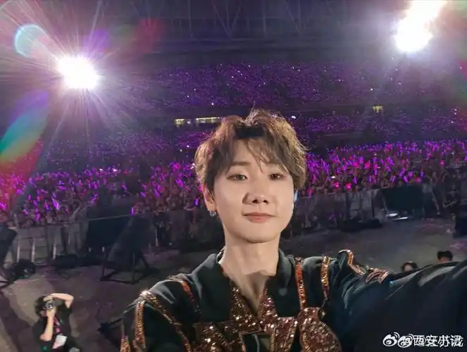 那英再一次演唱歌手尤长靖的歌,@汪苏泷演唱《听见下雨的声音》,@aoo