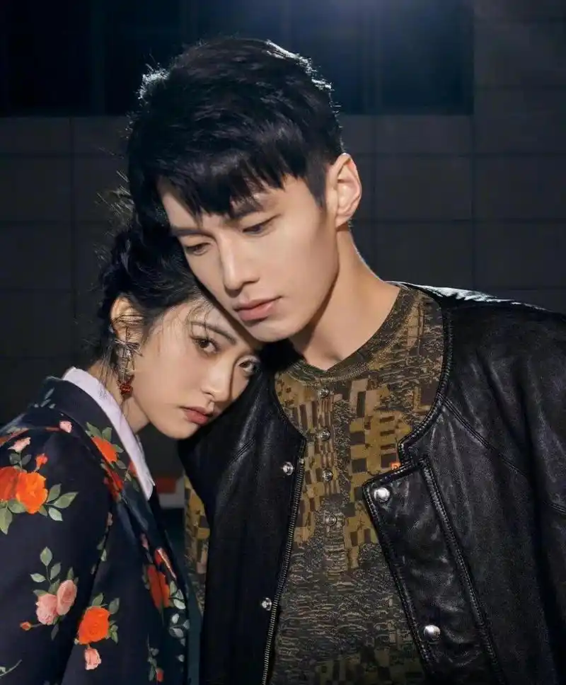 时尚芭莎情人节策划,是怎么成功做到没有一对有cp感的. #娱乐