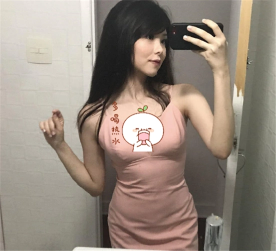 原创巴西战队找了个女主播当辅助?太眼熟!看到战绩才发现真的是王者