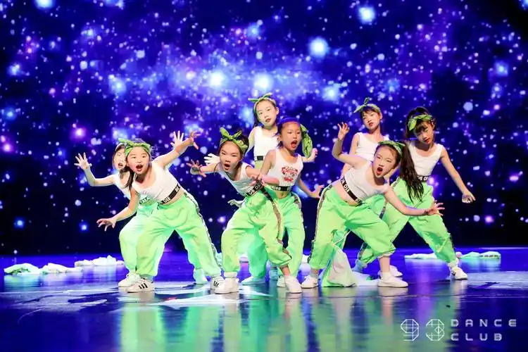 即享照片回顾玖叁街舞国泰艺术中心年度大秀小朋友们个性乔装舞出精彩