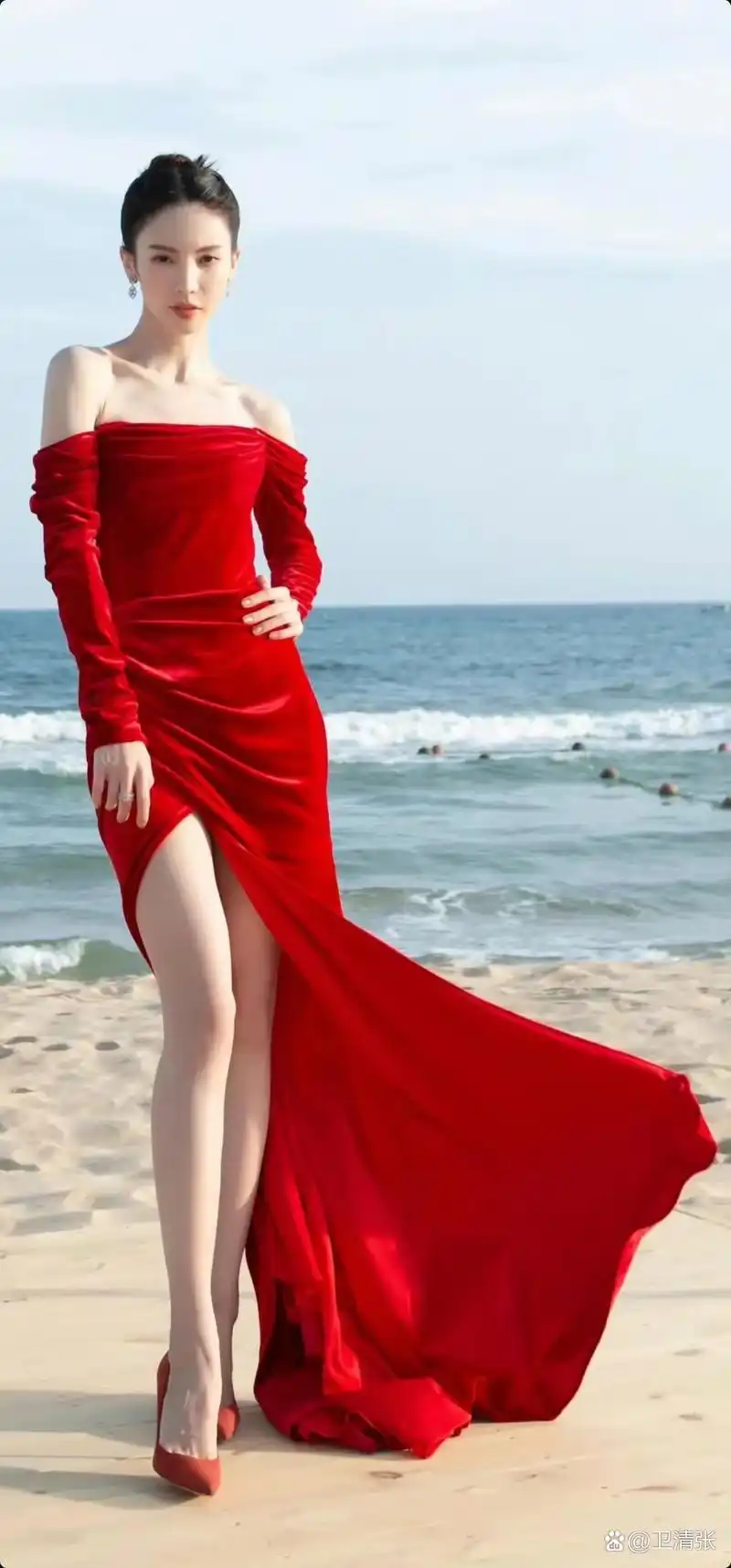金晨绝美红裙,优雅与个性的完美融合