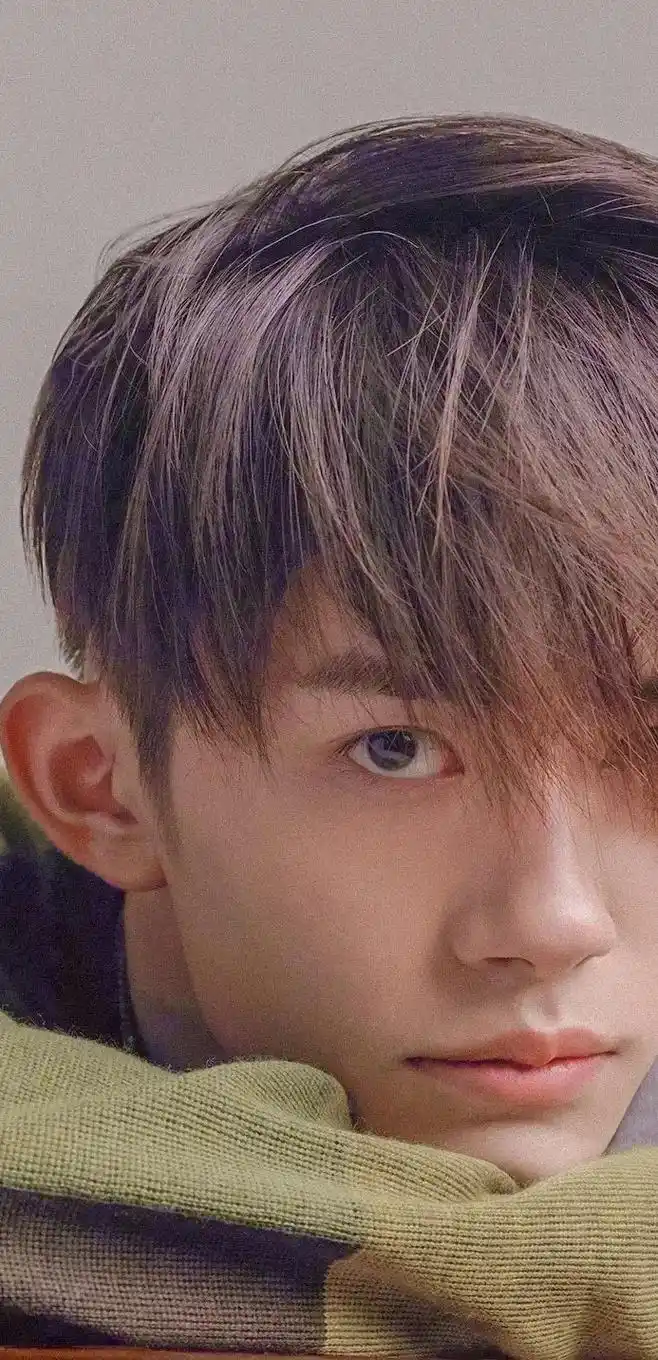 坚定的眼神整个爱了#易烊千玺 #宝藏男孩 #眼神杀#故事眼 - 抖音