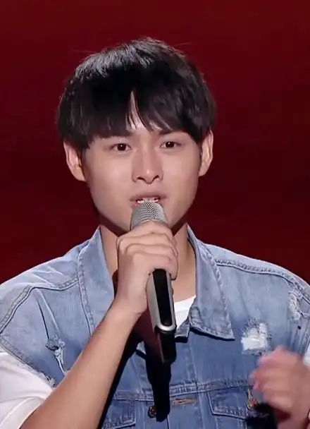 【竖版】洪雨雷:大学高科技街头卖唱,耿直boy直言该摆出收款码