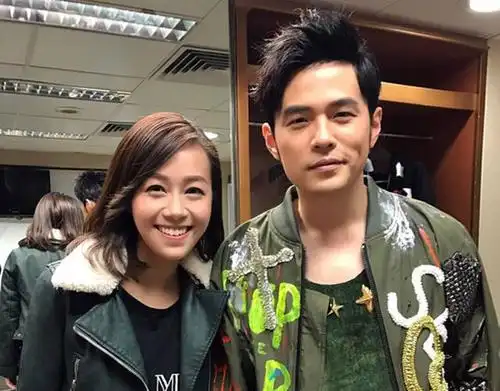 何超莲现身周杰伦演唱会