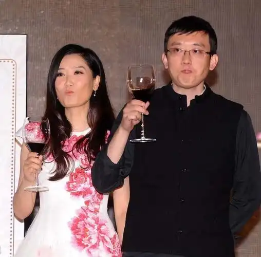 徐明朝个人简历(玲花丈夫徐明朝,爱情长跑七年才结婚