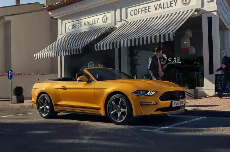 福特野马加州限量版敞篷车