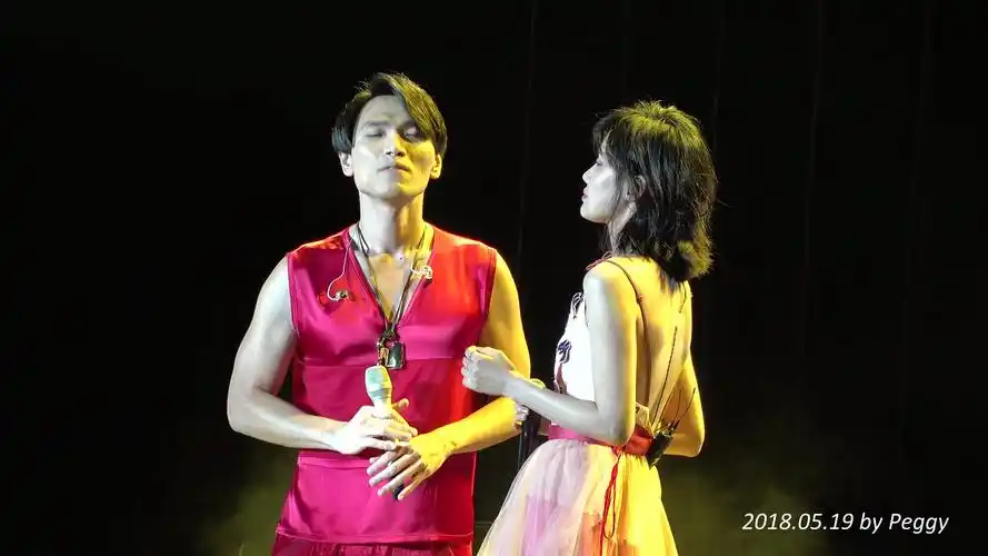 4k超高清 黄龄杨宗纬合唱《凉凉》 谈(tiao)话(xi)部分 2018杨宗纬