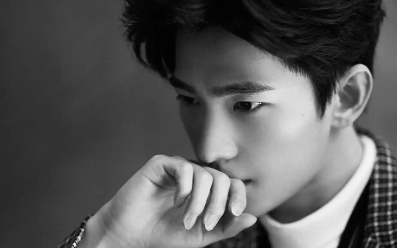 杨洋儒雅绅士写真图片桌面壁纸