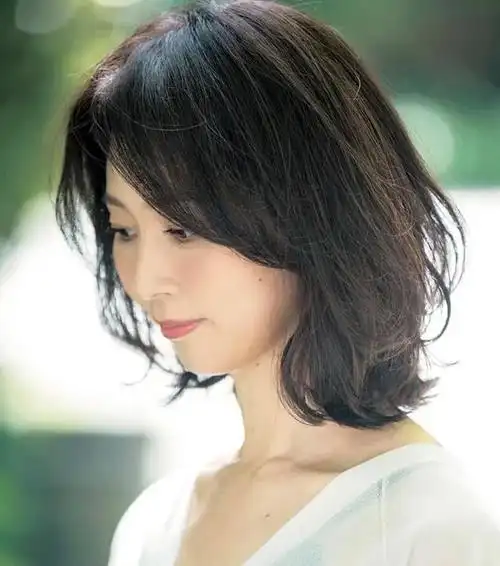 50岁后的女人留什么短发好打理显年轻