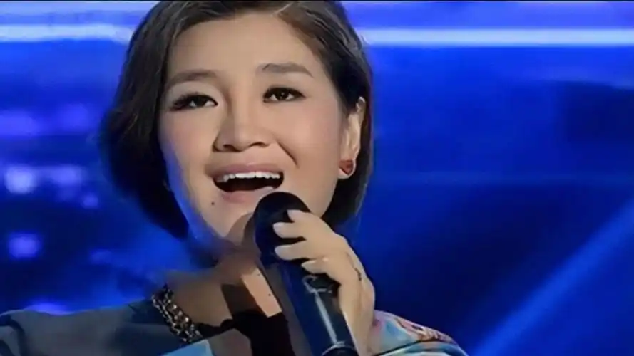 降央卓玛唱的这首歌究竟叫什么?就连乌兰图雅都忍不住哼唱,好听