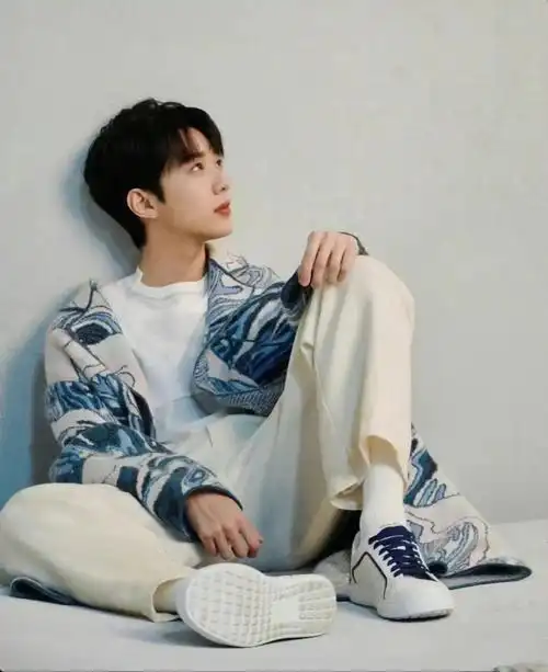 akenz星款赖冠霖同款白色拼接解构t恤