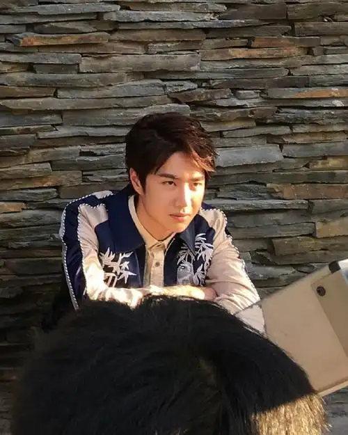 太阳晒过的翟小猪猪是三分熟可以直接食用#王一博