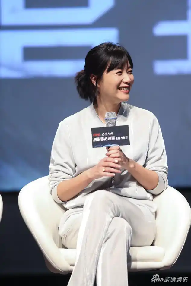 组图:徐静蕾素雅亮相谈新作:烧脑到新高度_高清图集_新浪网