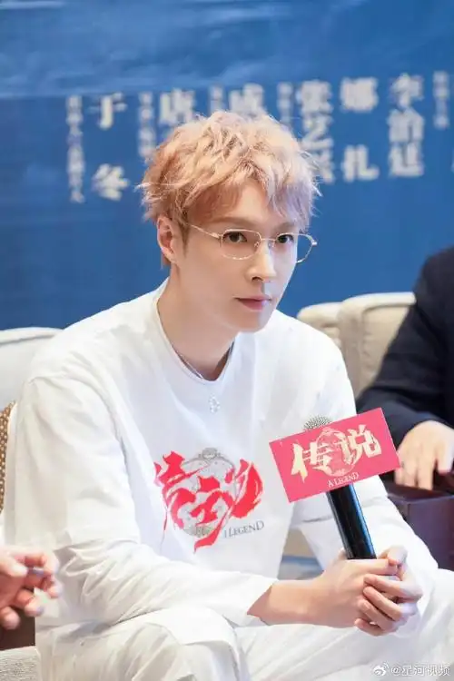 张艺兴卷毛金发##张艺兴小卷发