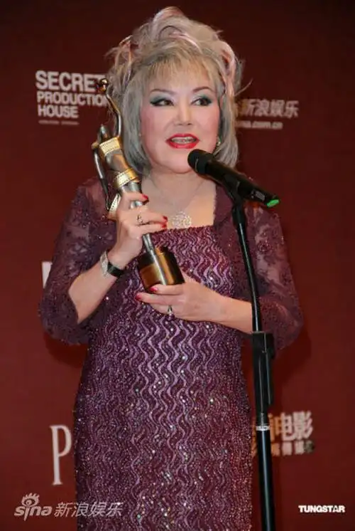 揭香港老牌艳星邵音音被骗整容和拍三级片内幕