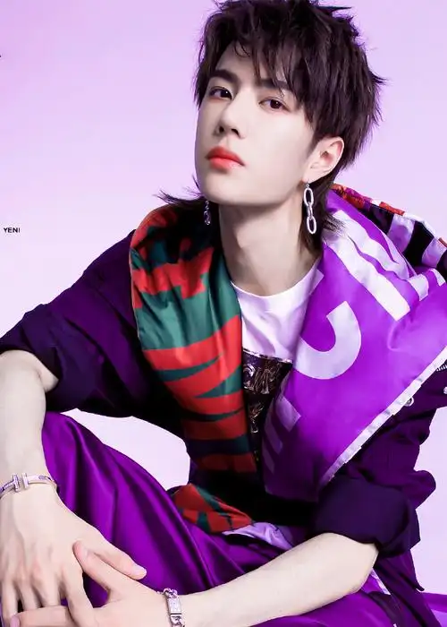 王一博#适合春天的紫色穿搭,王一博的紫色穿搭真的超级酷了.