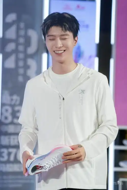 范丞丞特步品牌代言人